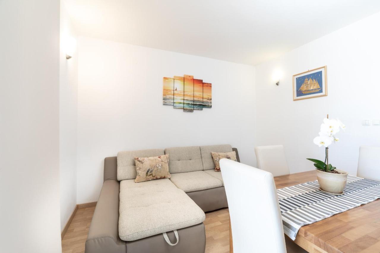 Apartments Separovic Prizba Luaran gambar