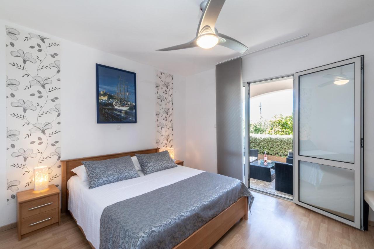 Apartments Separovic Prizba Luaran gambar