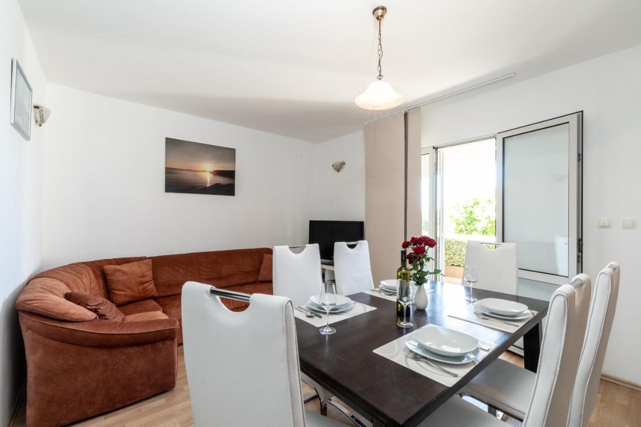Apartments Separovic Prizba Luaran gambar