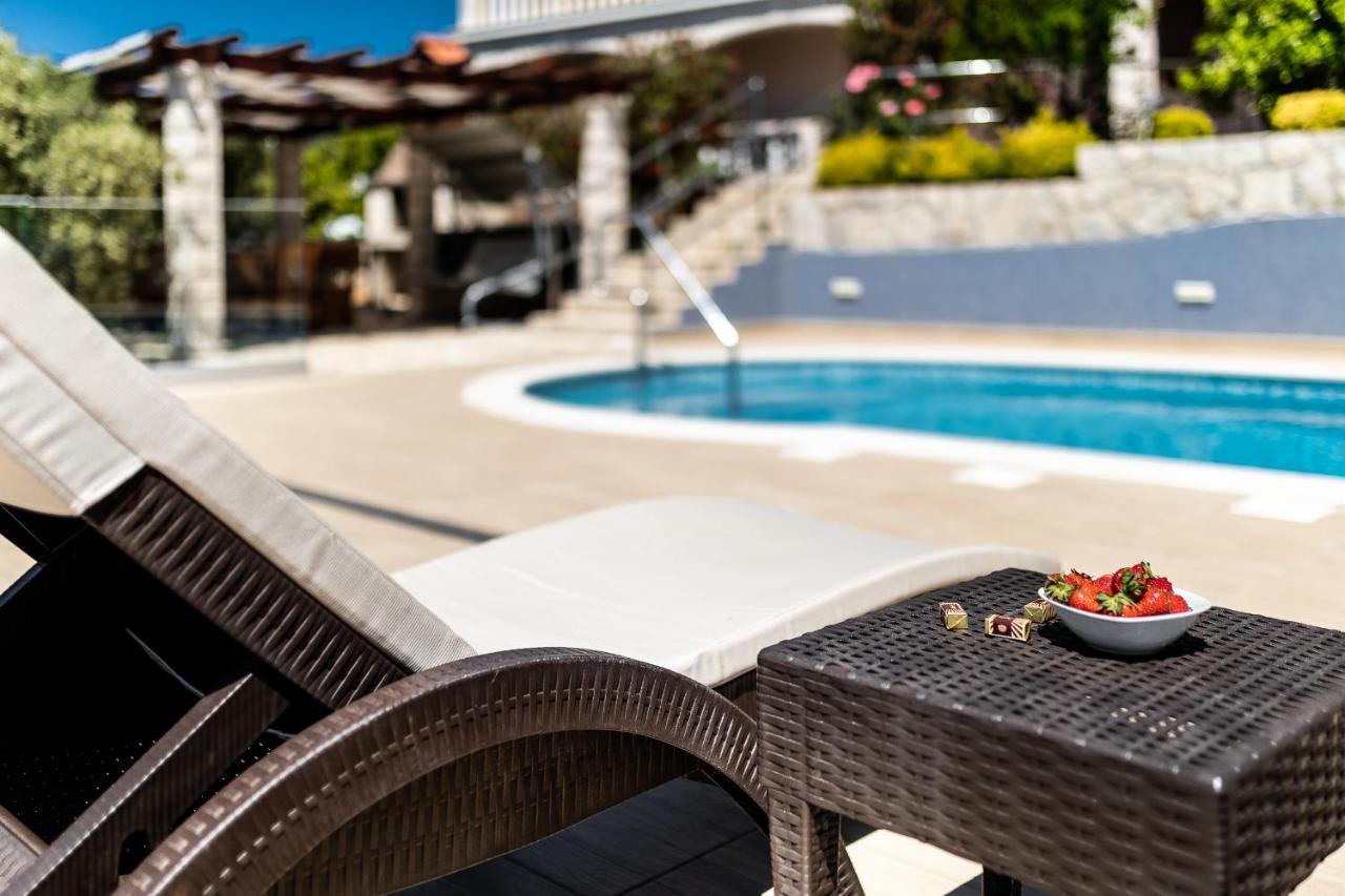 Apartments Separovic Prizba Luaran gambar
