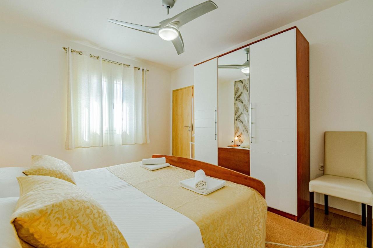 Apartments Separovic Prizba Luaran gambar